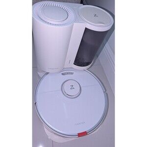 Roborock S7 Robot Vacuum Cleaner with mopping capability.